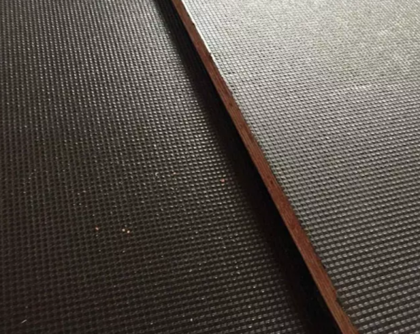 Фанера ламинированная 12 мм 1220х2440 сорт 1/2 F/W