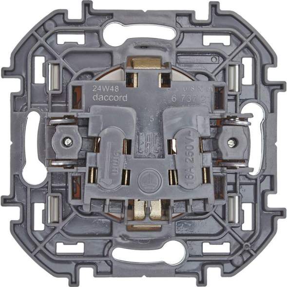 Механизм розетки 1-м СП Inspiria 16А IP20 250В 2P+E немецк. стандарт сл. кость Leg 673721