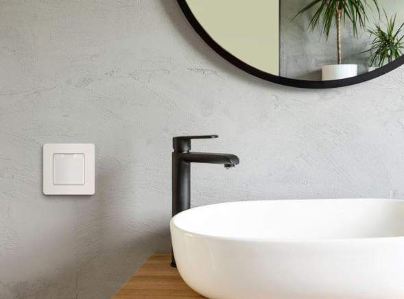 Механизм розетки 1-м СП Inspiria 16А IP44 250В 2P+E защ. шторки с крышкой немецк. стандарт бел. Leg 673740