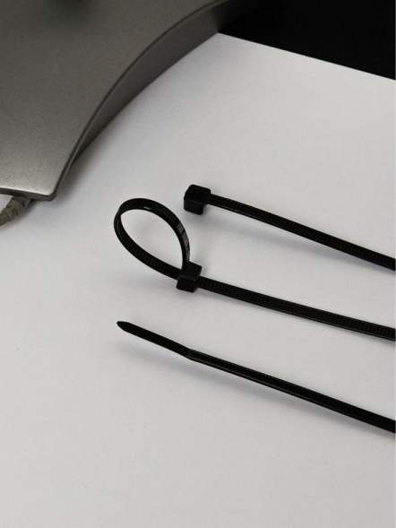 Хомут кабельный 3.6х150 нейл. черн. (уп.100шт) IEK UHH32-D036-150-100