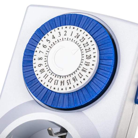 Таймер суточный мех. с заземл. 3.5кВт REV 67074 8