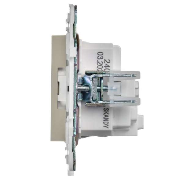 Розетка SKANDY 16А с заземл. защ. штроки SK-R04B беж. IEK SK-R14-16-K10